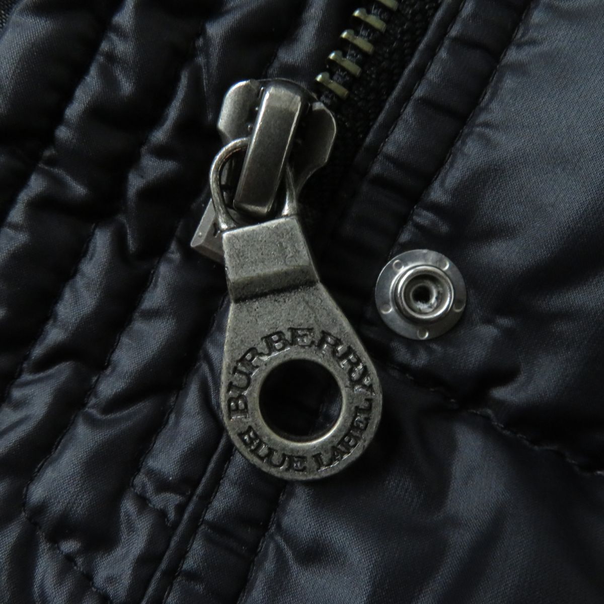 美品☆正規品 バーバリーブルーレーベル E1A50-690 ロゴ刺繍入 