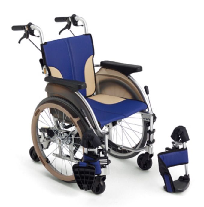 wheel chair MiKi 車椅子 軽量 コンパクト スキット500 SKT-500 車いす 折りたたみ 6輪 小回り 室内 足漕ぎ ノーパンクタイヤ 自走式 車イス アルミ