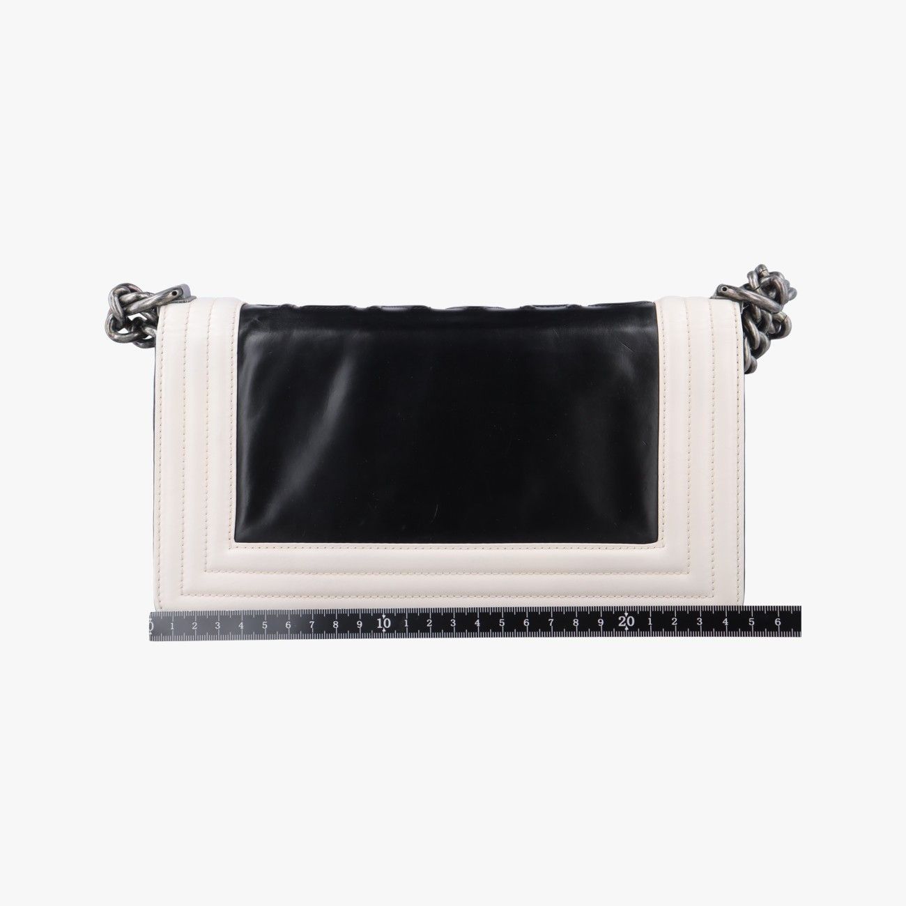 シャネルChanelボーイシャネル ブラック×ホワイト レザー A66713 15641012