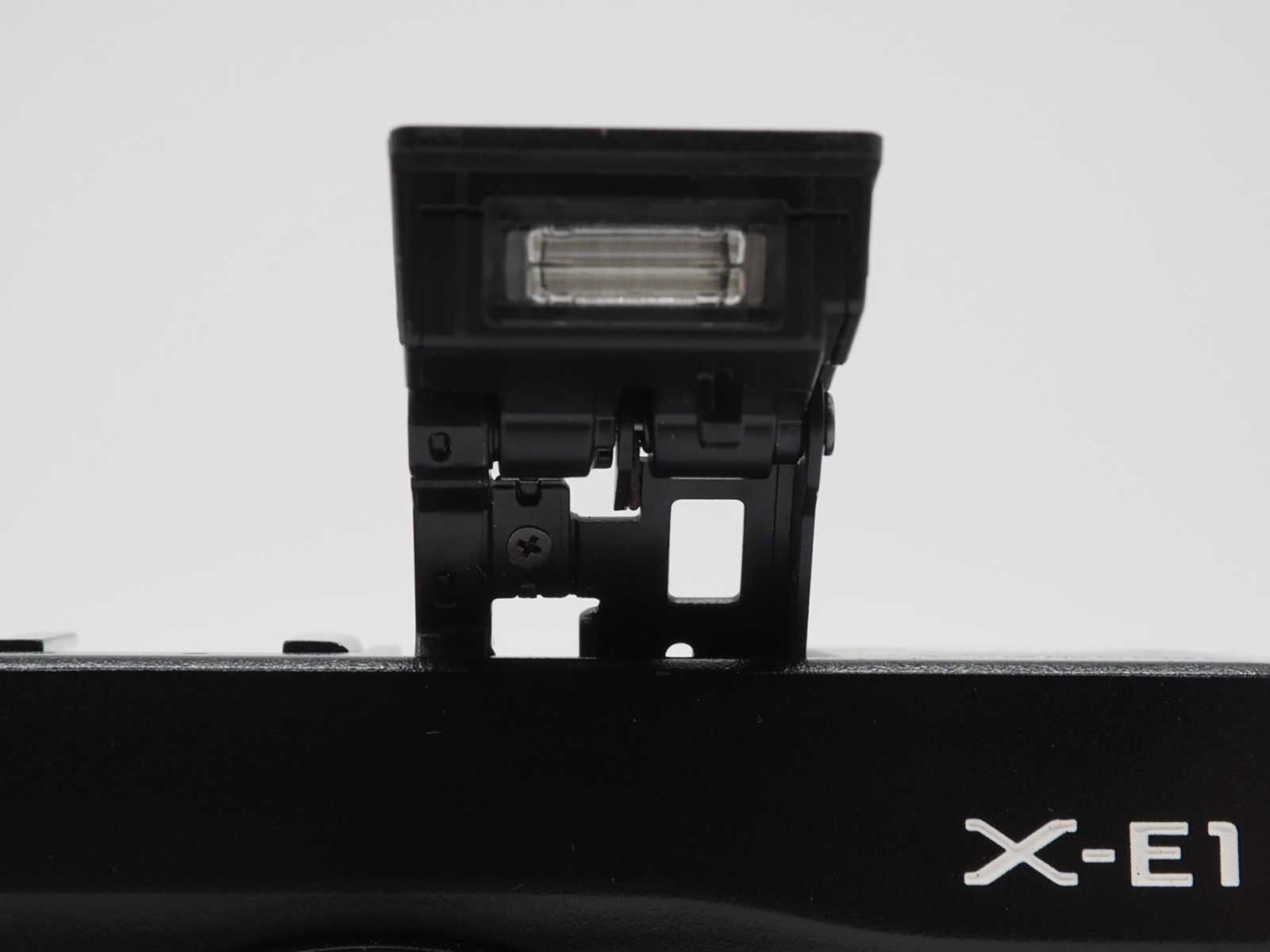 FUJIFILM フジフィルム X-E1 ボディ ブラック 富士フイルム FUJIFILM X-E1 ボディ ブラック 新品ストラップ付