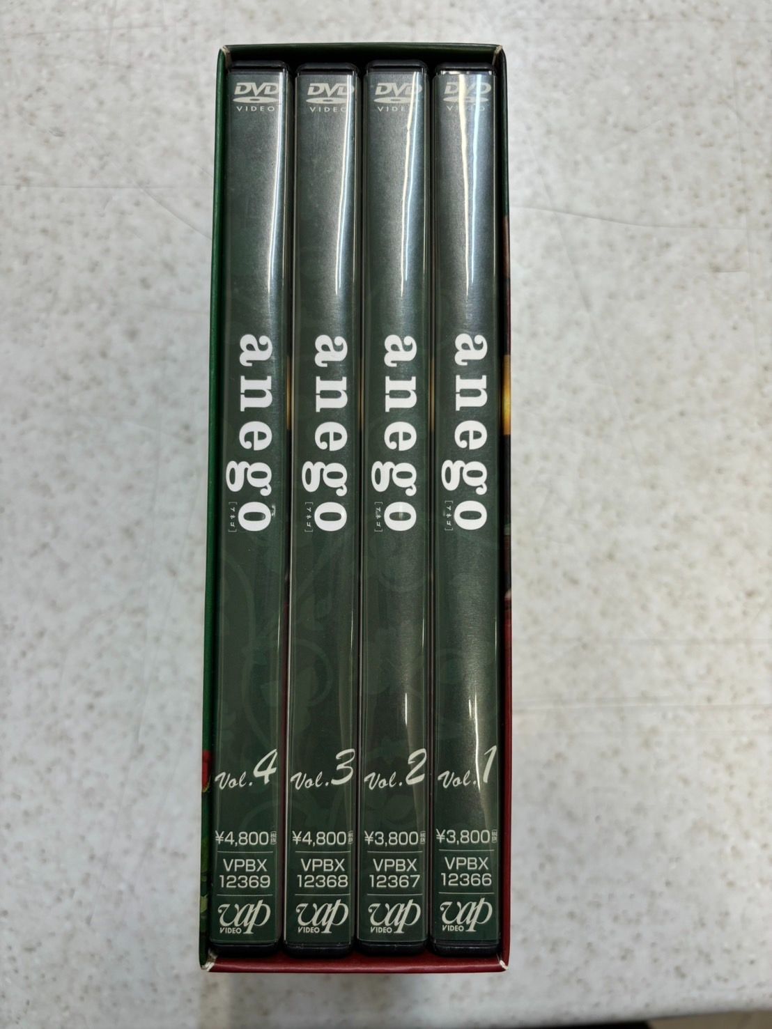 anego(アネゴ) DVD-BOX〈4枚組〉 anego(アネゴ) DVD-BOX〈4枚組