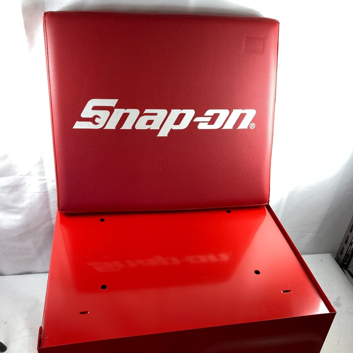 Snap-on/スナップオン シートクリーパーボックス(クリアレッド