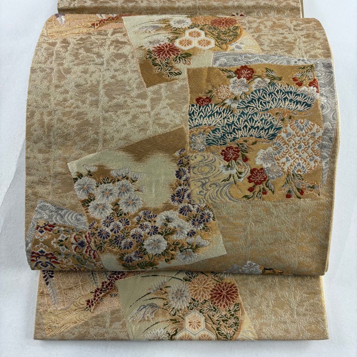 袋帯 名品 色紙 草花 金糸 箔 金色 お太鼓柄 正絹