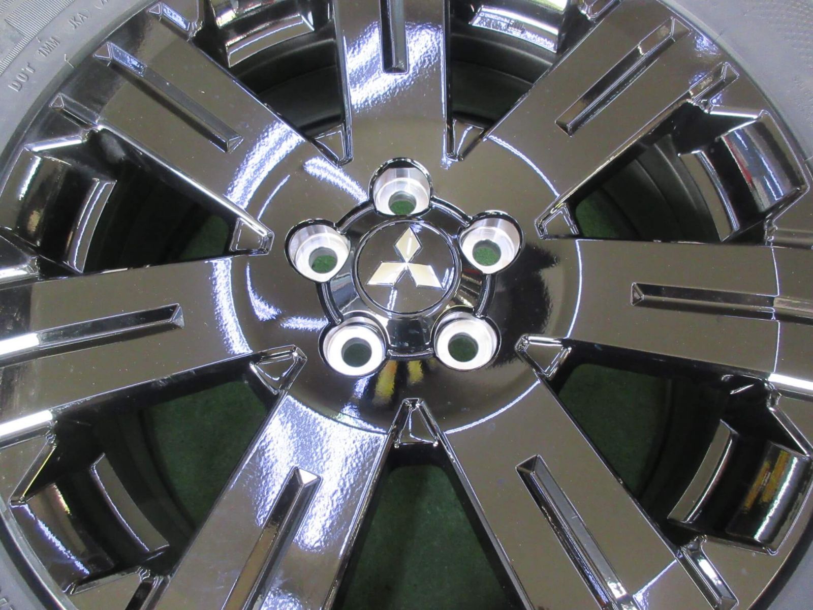 デリカＤ５純正 ブラックカラー