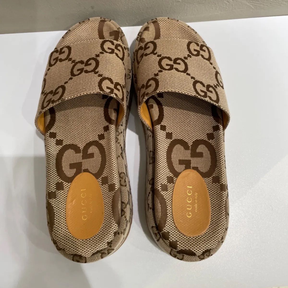 美品 GUCCIグッチ 厚底サンダル