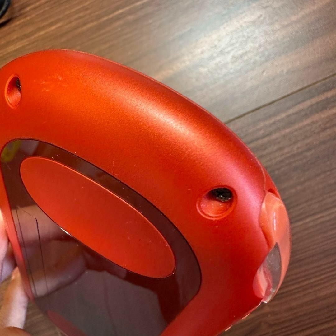 メタリック レッド