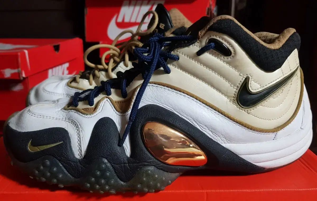 Nike ZOOM UPTEMPO V ナイキズームアップテンポ5 27センチ Nike ZOOM UPTEMPO V ナイキズームアップテンポ5 27センチ 希少NIKE