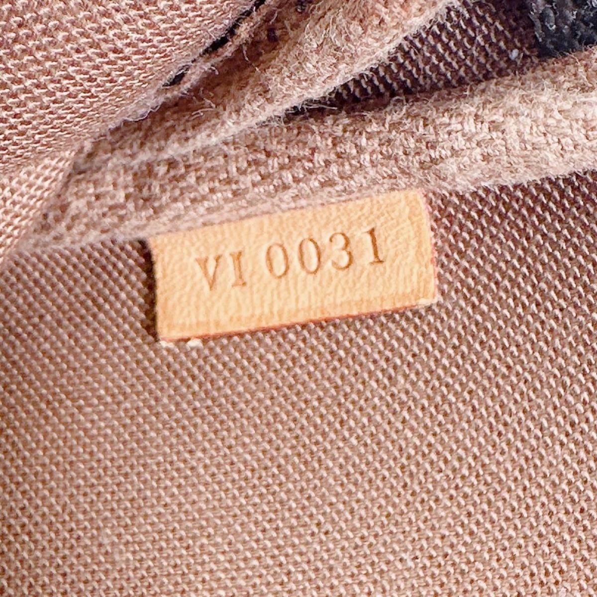 ルイヴィトン M51980 ポーチ ブラウン  LOUIS VUITTON ストラップ交換　斜め掛け可能 モノグラム ルイヴィトン M51980 モノグラム アクセサリーポーチ ストラップ交換