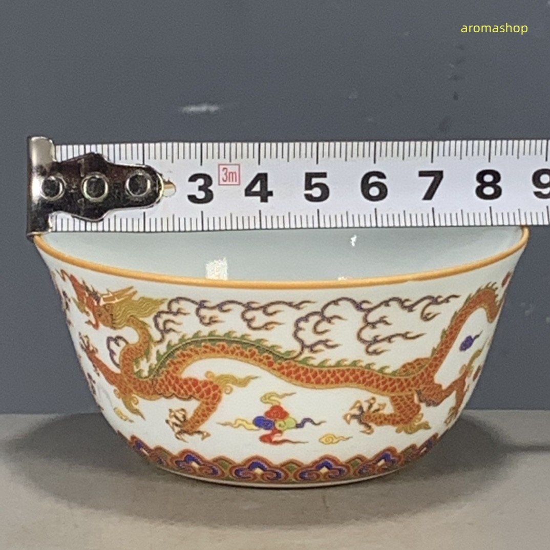 A small Canton enamel 'floral' jar and cover, Qing dynasty