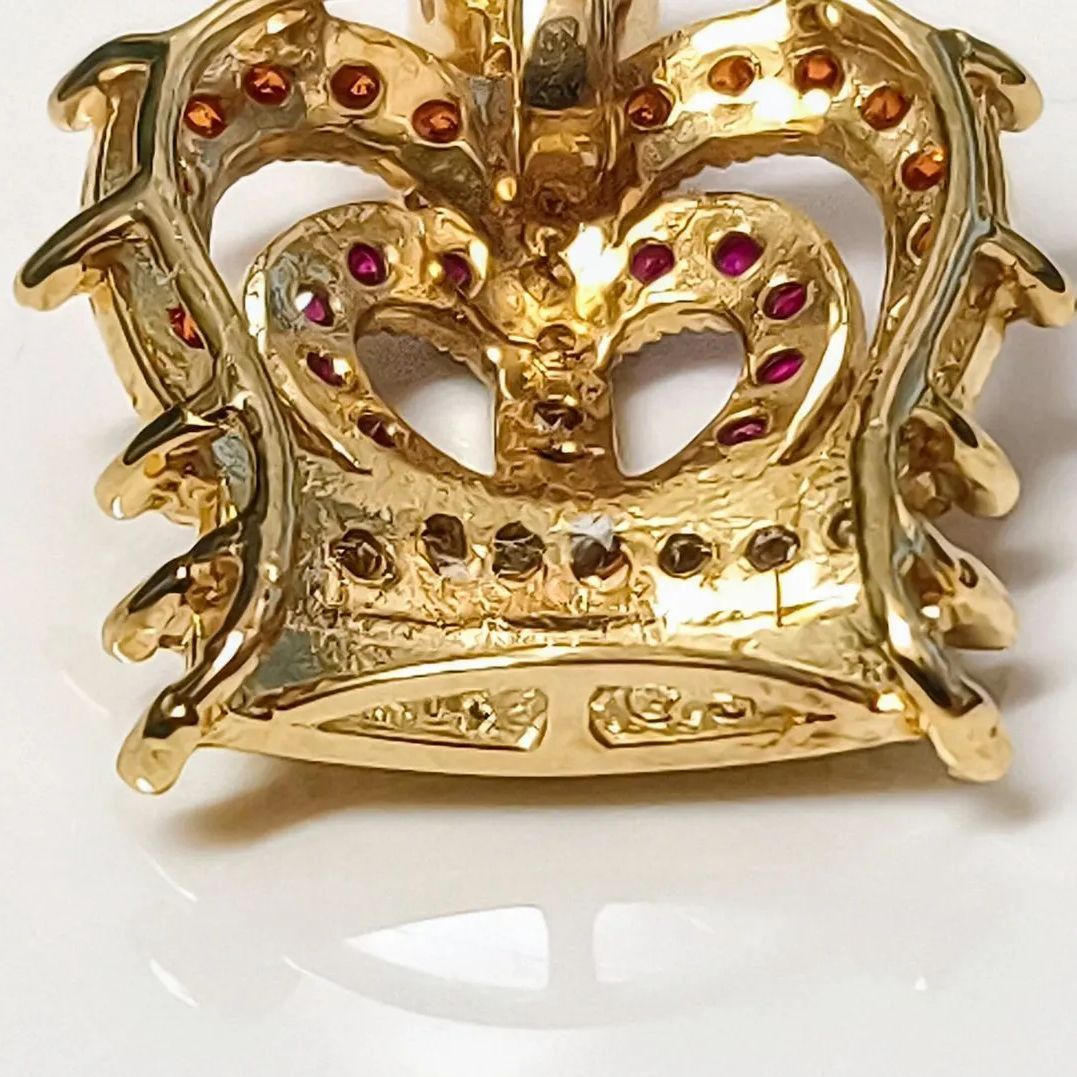 クリスティーナハン 「Peace King-TP」 K18 ダイヤ付王冠ブローチ