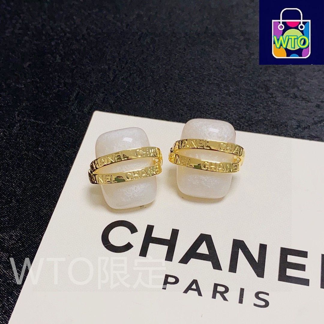 シャネル ダブルC イヤリング 今日特価】CHANEL ダブル C イヤリング - メルカリ