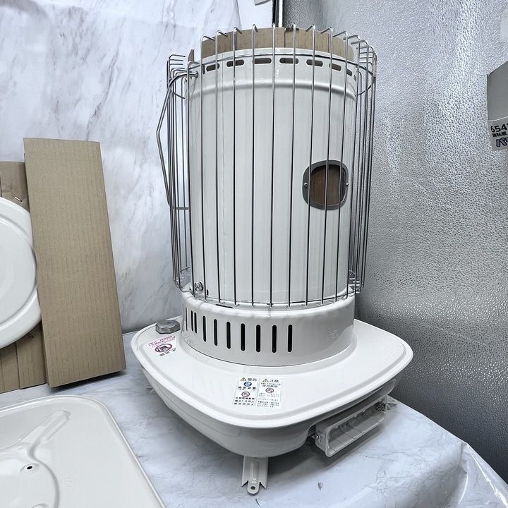 コロナ　対流型石油ストーブ　木造１７畳　ホワイト　ＫＣＬ－６６２４（Ｗ） コロナ 対流型石油ストーブ 木造17畳 ホワイト KCL-6624