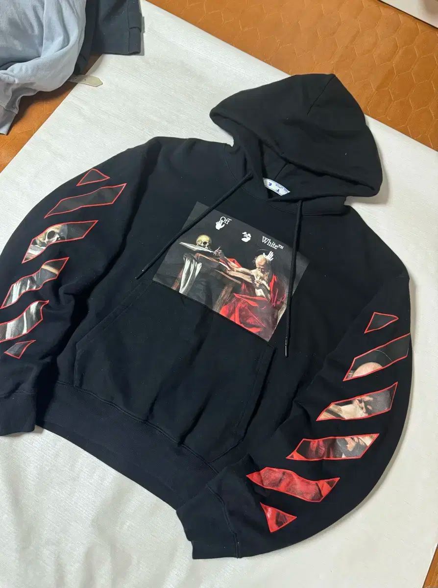 フード付きTシャツ
