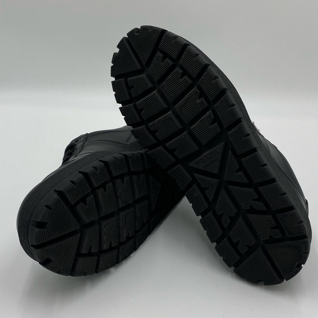 1h20《極美品》 PRADA プラダ レザースニーカー ローカット