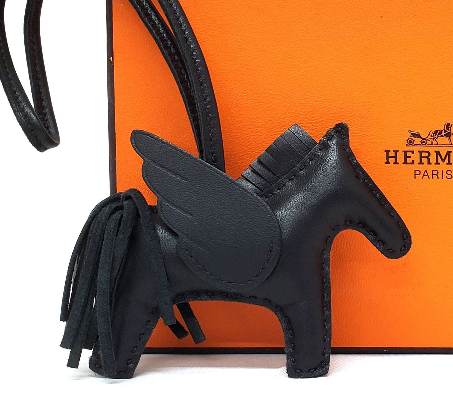 J874◆ エルメス ロデオチャーム ペガサス PM アニョーミロ 黒 ソーブラック◆B刻印 キーホルダー ブラック