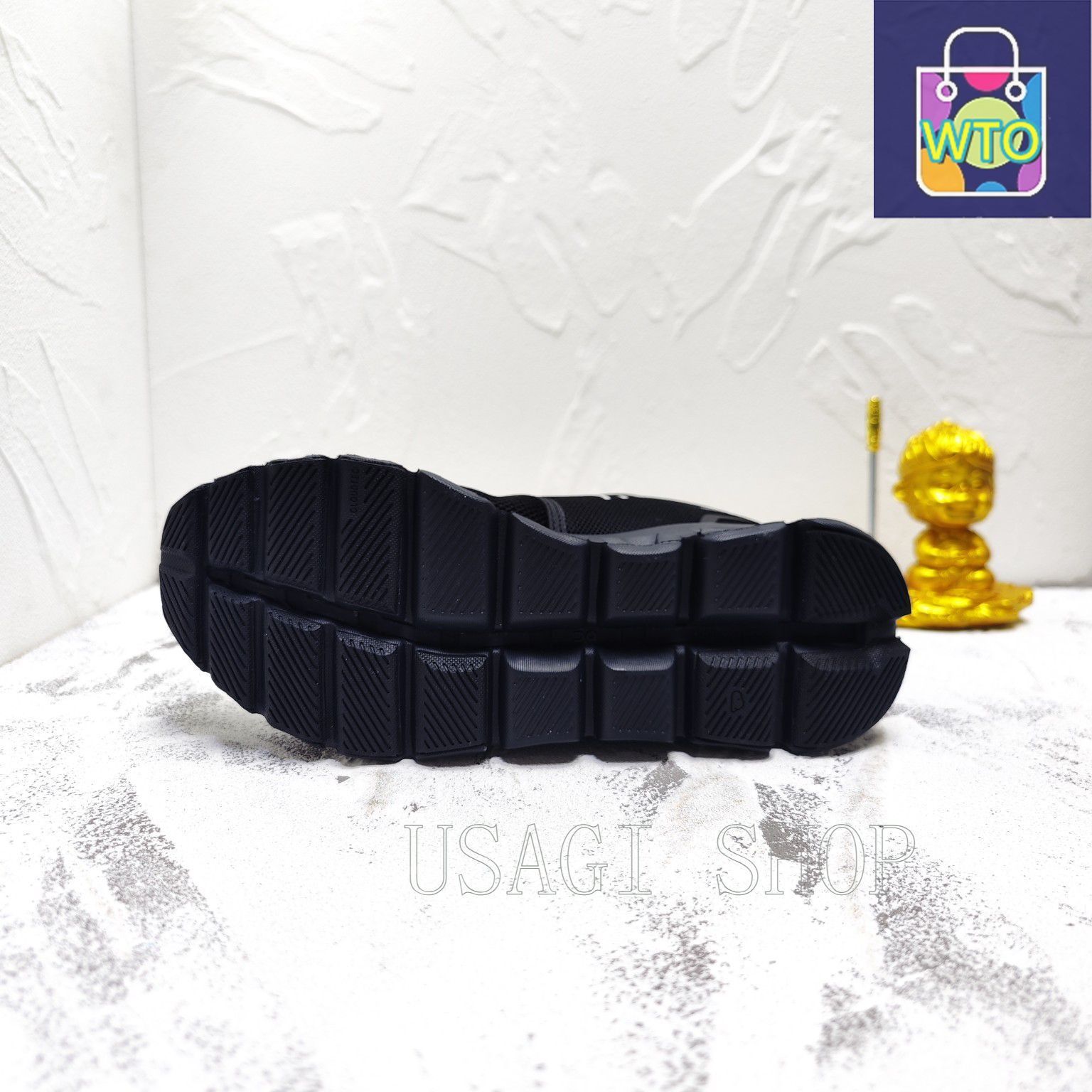 新品On Cloud 5 ブラック ランニングシューズ 25cm On オン ランニングシューズ Cloud 5 クラウド5 All Black
