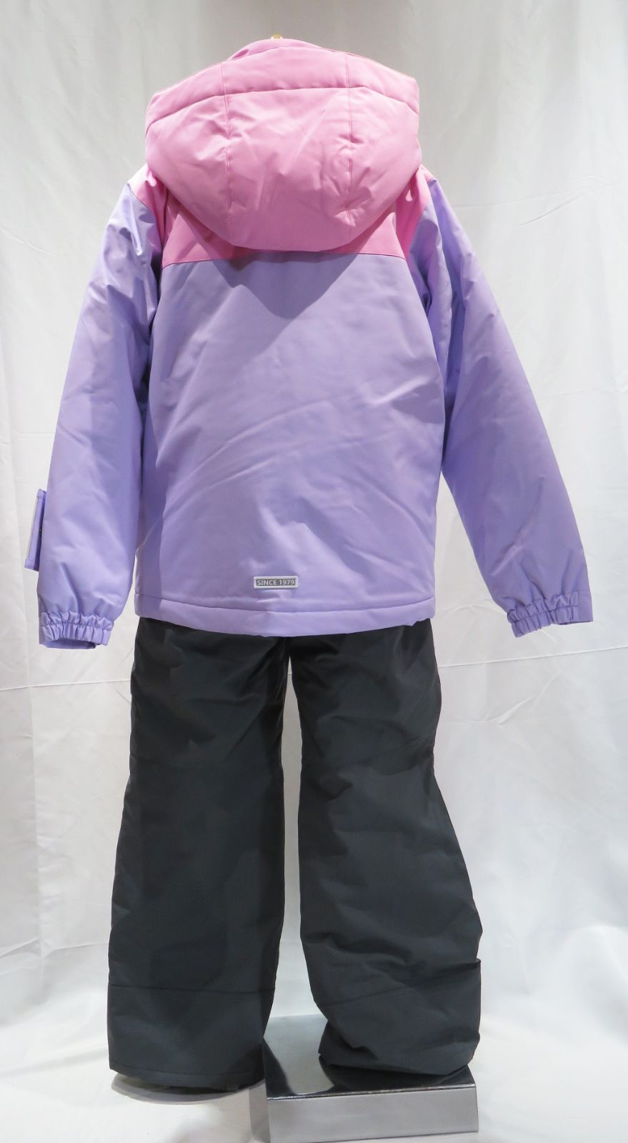 ONYONE オンヨネ 150 スキーウェア上下 セットアップ スノボ 紺ピンク ONYONE オンヨネ 150 スキーウェア上下 セットアップ スノボ 紺ピンク