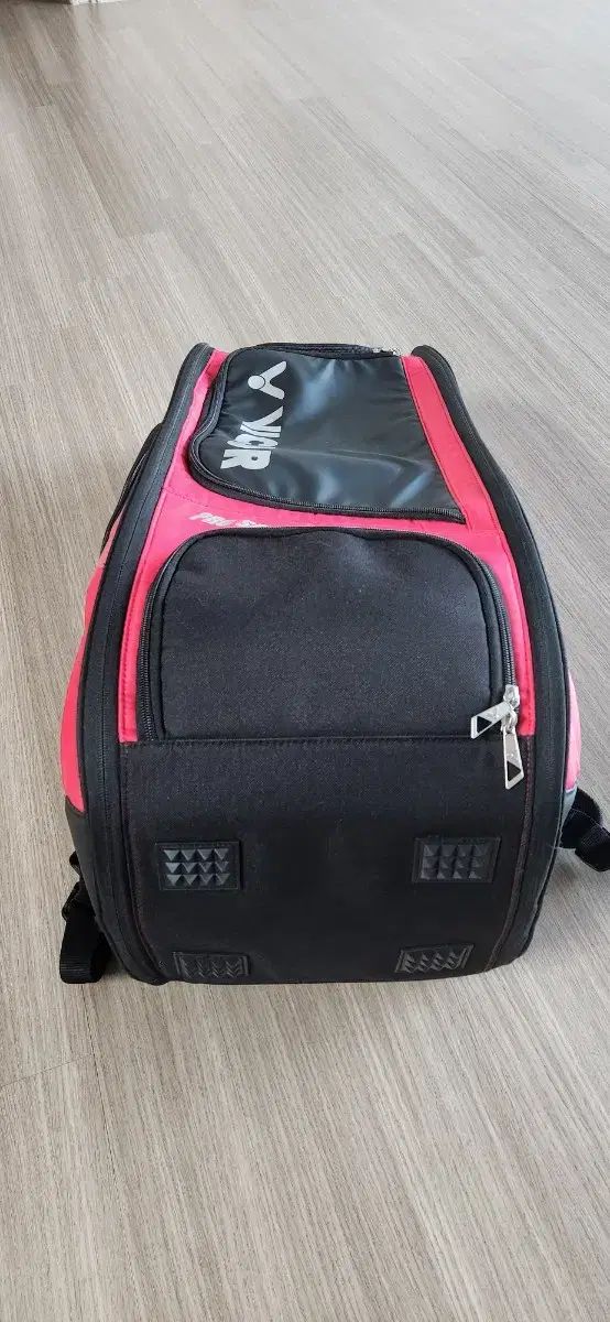 驚きの破格値，本物保証】 バドミントン ラケット バッグ バックパック