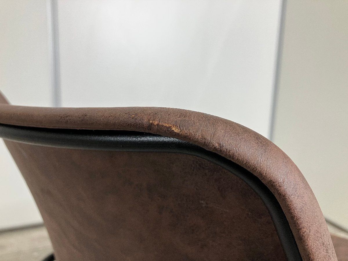 英国王室御用達 デュレスタ Harrington 収納オットマン キャスター付き