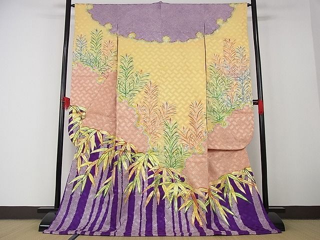 平和屋-こころ店■極上 東京友禅 熊谷好博子 振袖 駒刺繍 雪輪に若松竹 金彩 色紙・重ね衿付き 着丈177cm 裄丈64cm 正絹 逸品 3kk1386