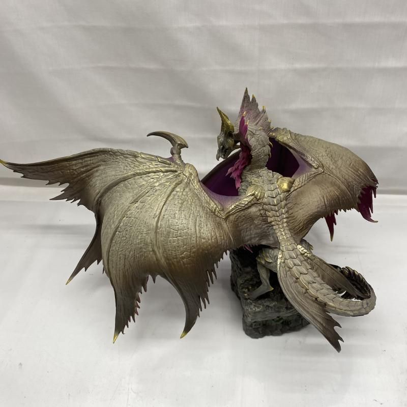 カプコンフィギュアビルダー クリエイターズモデル 爵銀龍 メル・ゼナ