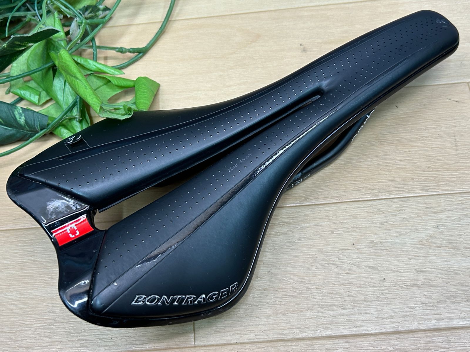 ボラボー ボルボ VOLVO フロントABSセンサー右 BREMI製 V31423572