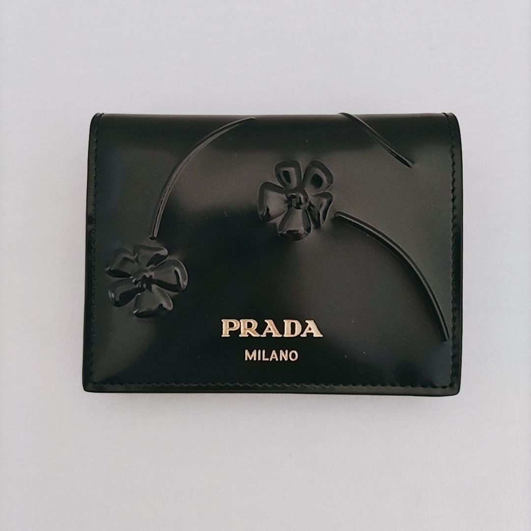 新品未使用】PRADA フラワーフレンチフラップ 二つ折り財布 プラダ 