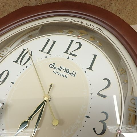 リズム時計 電波掛時計 スモールワールドセレブレ 茶色半艶仕上(白