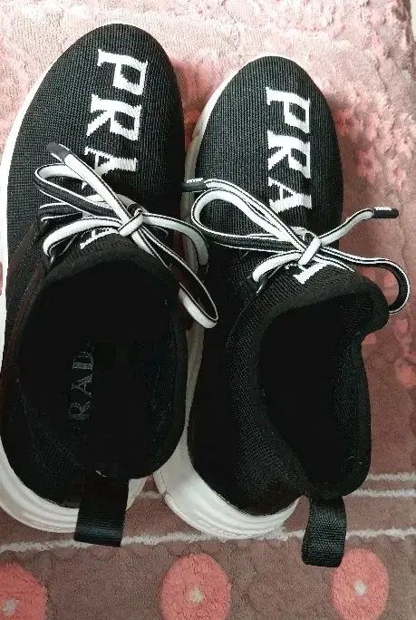 PRADA(プラダ) スニーカーズ 正規品