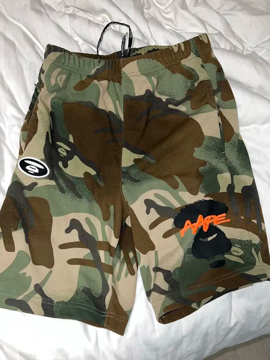 A BATHING APE アベイシングエイプ エイプ カモフラージュ パンツ