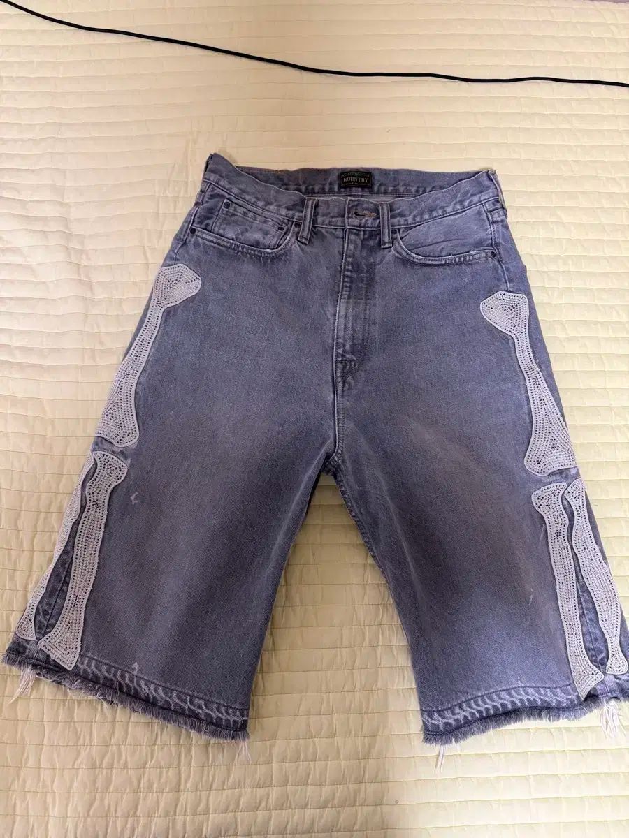 30 資本 ボーン デニム 5P ショートパンツ 刺繡 ショート パンツ 黒