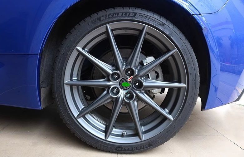 トヨタ GR86 (ZN8) / SUBARU BRZ(ZD8)用 ホイールセンターキャップ ホイールロゴ 4個セット カーボン製 カーボン調