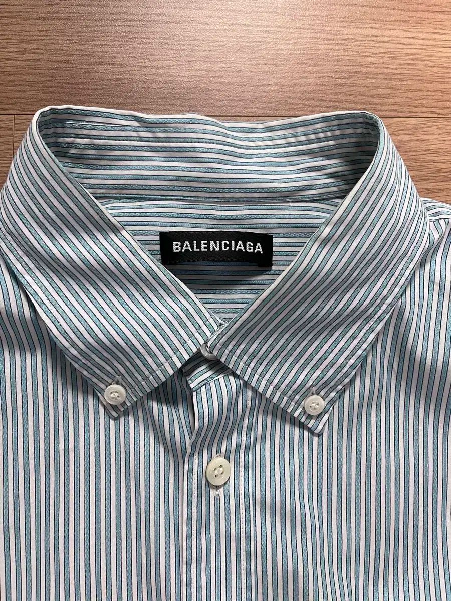 値下げ可【美品】BALENCIAGA ロゴ オーバーサイズストライプシャツ BALENCIAGA バレンシアガ ストライプシャツ オーバーサイズ