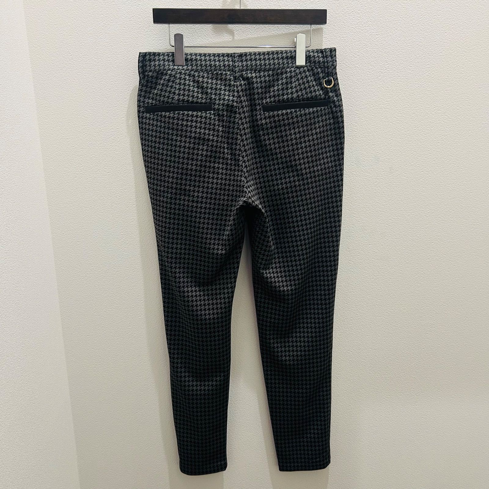 【新品】V12 ゴルフウェア　メンズ　ロングパンツ　黒　XL 新品】V12 ゴルフウェアメンズロングパンツ黒XL