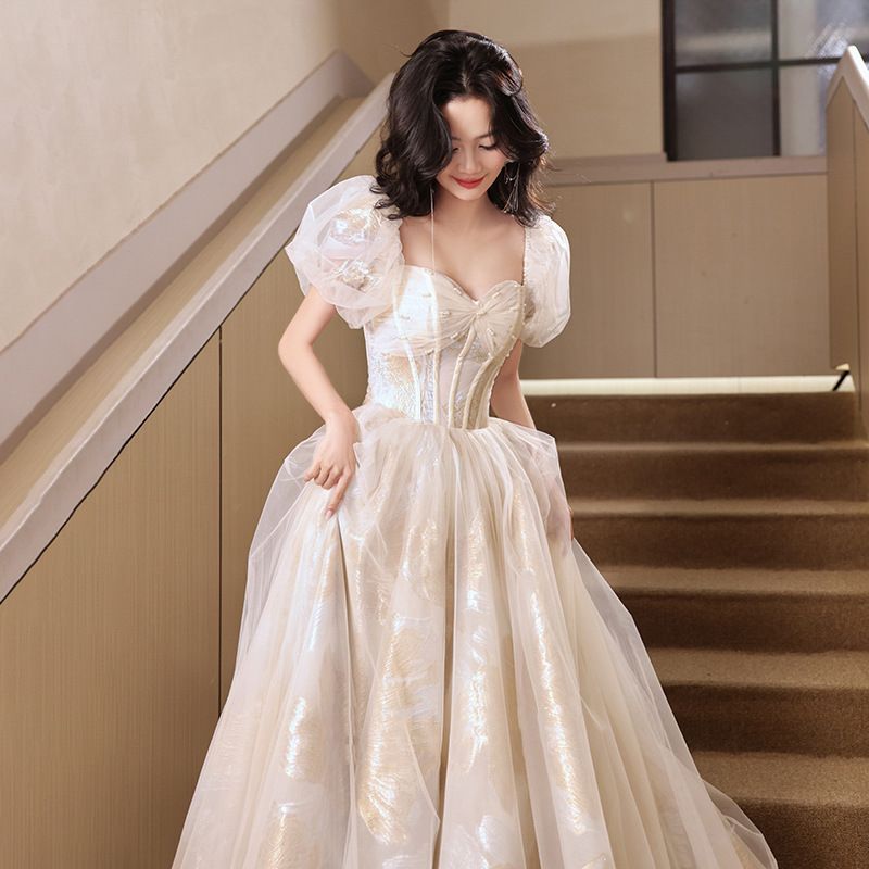 niana 刺繍入りベージュAラインパーティードレス niana ドレス 結婚式