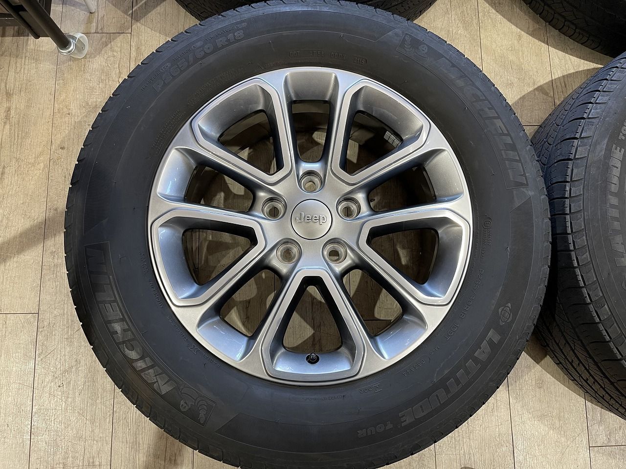 程度良好品】ジープ WL グランドチェロキー 純正 18in 8J +50 PCD127 4