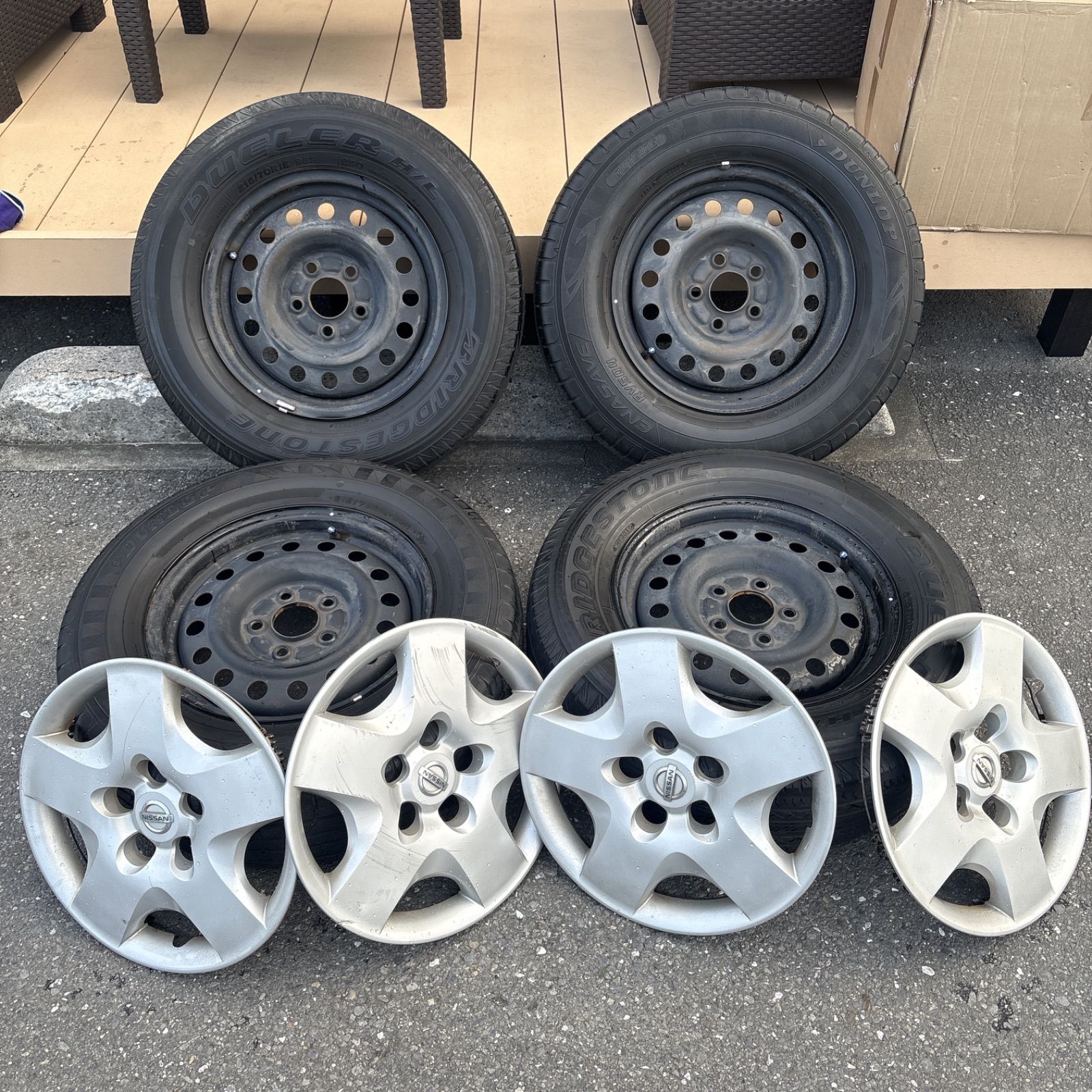 エクストレイル 純正ホイールタイヤセット 215 70R15 ホイールキャップ付き