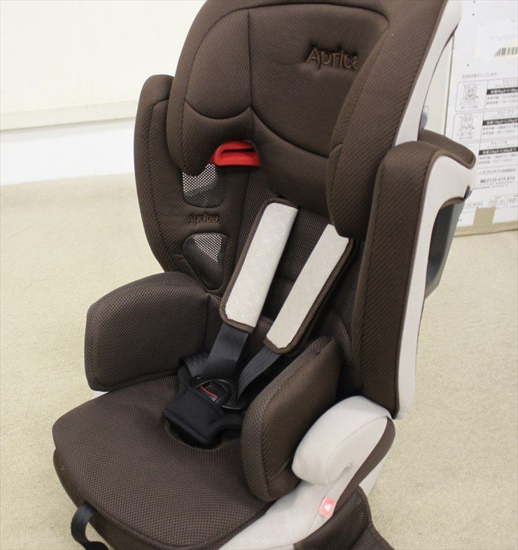 クリーニング済 新品同様 1~11才 アップリカ エアグルーヴプラス 黒 クリーニング済 新品同様 1~11才 アップリカ エアグルーヴプラス 黒