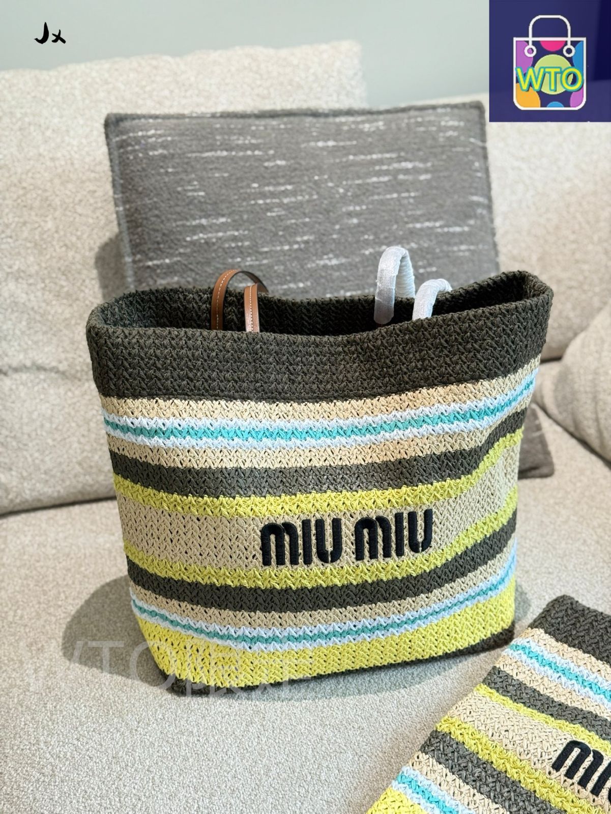 今日特価】Miu Miu ミューミュー ショッピングバッグ カーキ