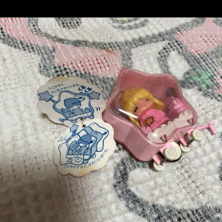 サンリオ　昭和レトロ　1976 キキララのちいさなくるま　星のくるま　ララ　中古 サンリオ 昭和レトロ 1976 キキララのちいさなくるま 星のくるま