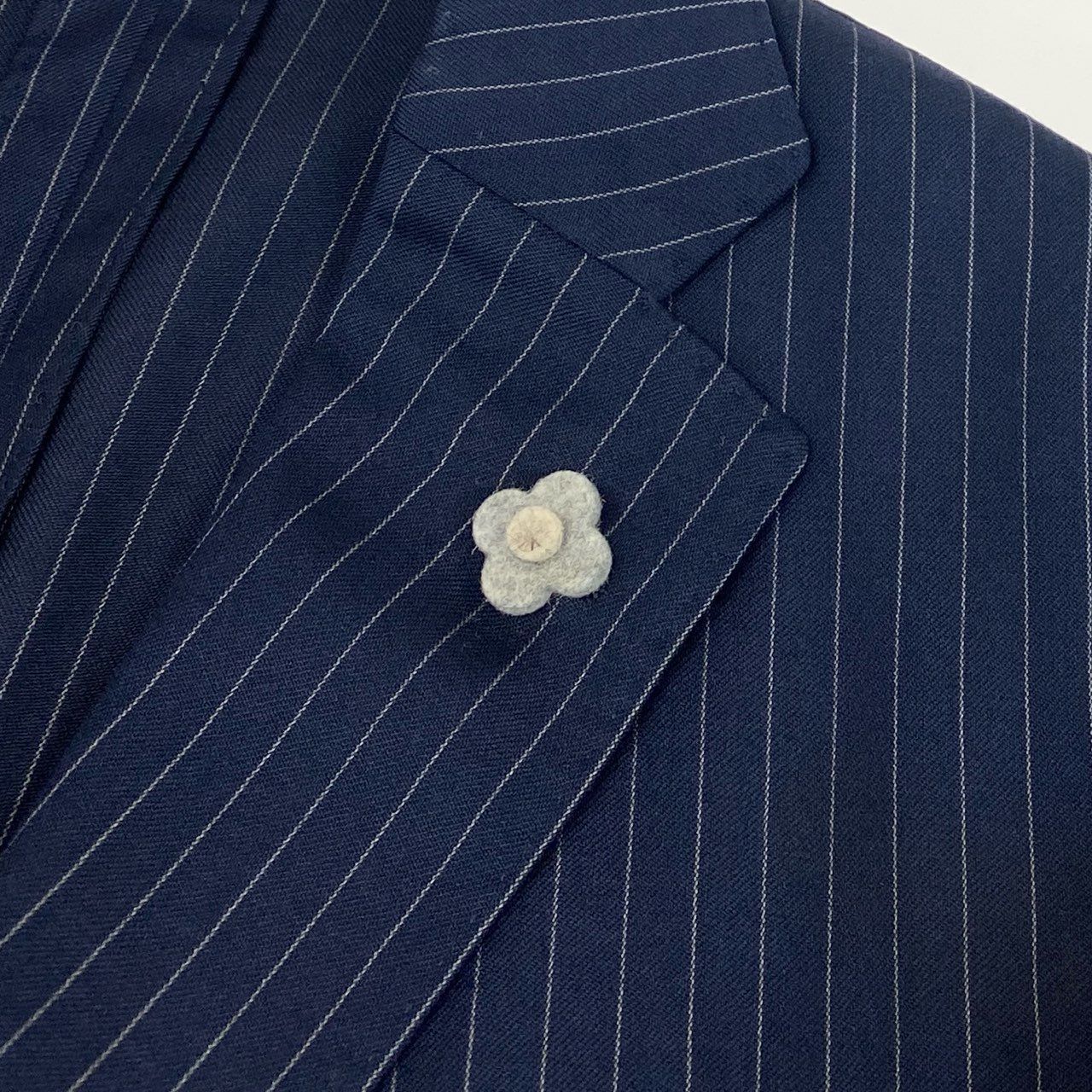 75i8 《美品》 LARDINI ラルディーニ ブートニエール付 セットアップ 