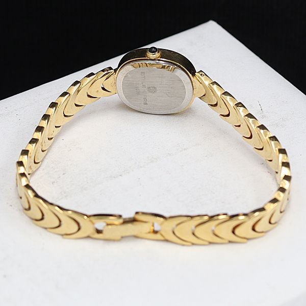 美品 エテ シルバー文字盤 QZ レディース腕時計 美品 エテ シルバー文字盤 QZ レディース腕時計 美品 エテ