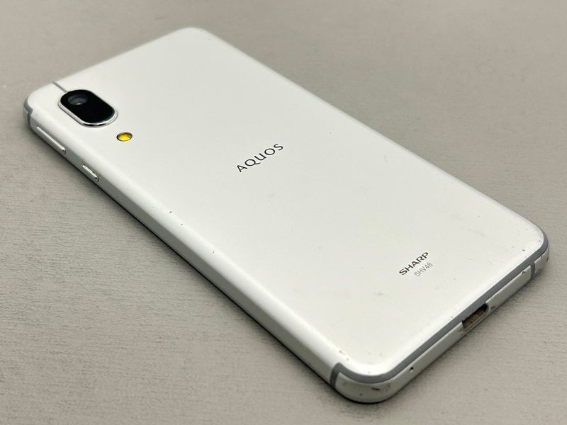 AQUOS sense3 basic シルバー 32 GB au　新品 AQUOS sense3 basic シルバー 32 GB au AQUOS sense3 basic シルバー