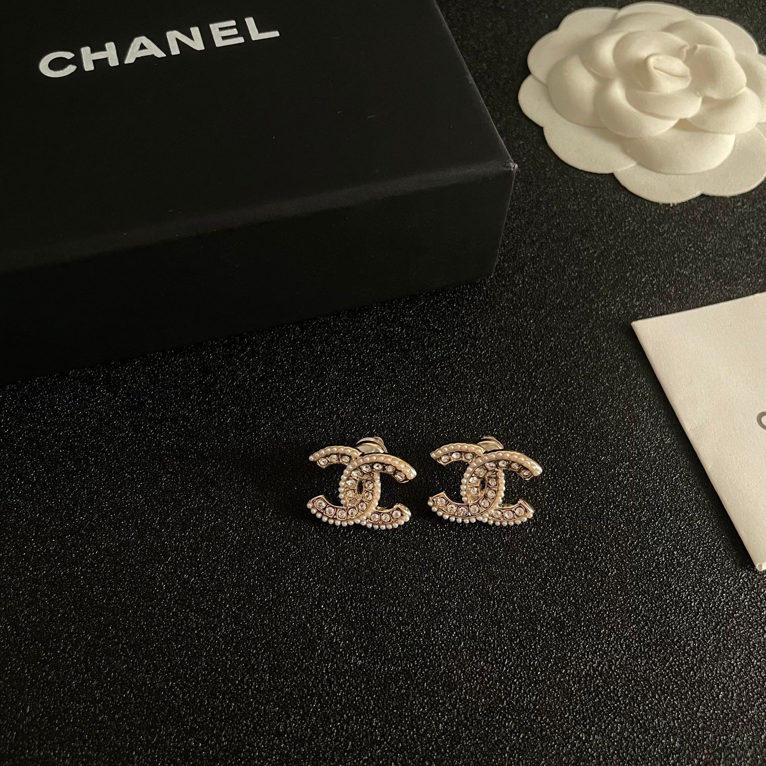 今日特価】Chanel ヴィンテージ アルファベットピアス 送料無料