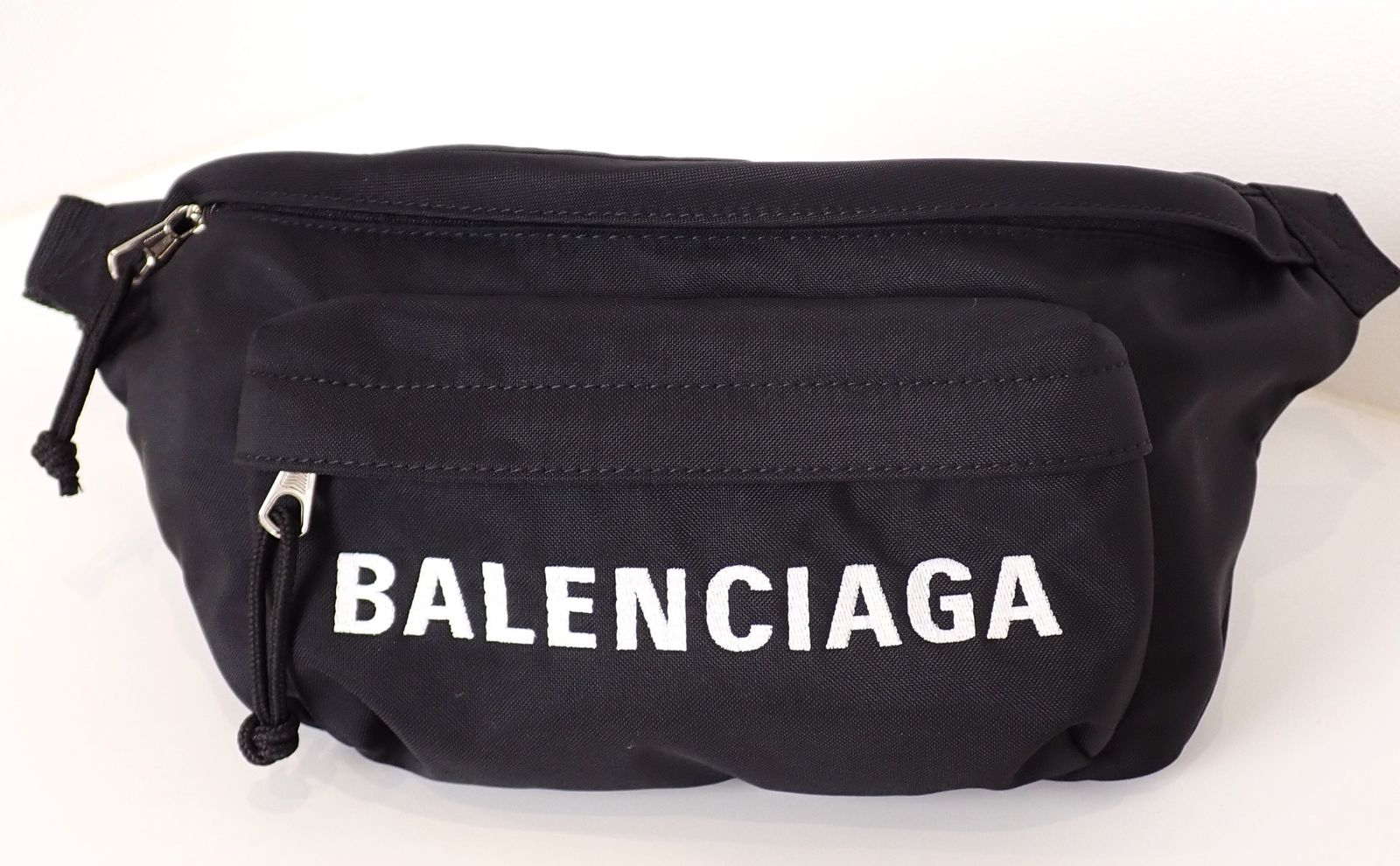 定価9.9万円ほど 極美品 BALENCIAGA バレンシアガ クロスボディバッグ 533009 ブラック ボディバッグ ショルダーバッグ