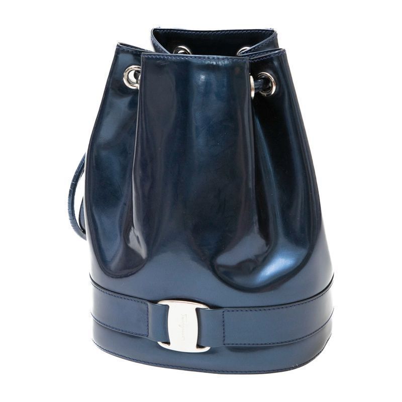 フェラガモ ショルダーバッグ ハンド 2way ガンチーニ 金金具 レザー 紺