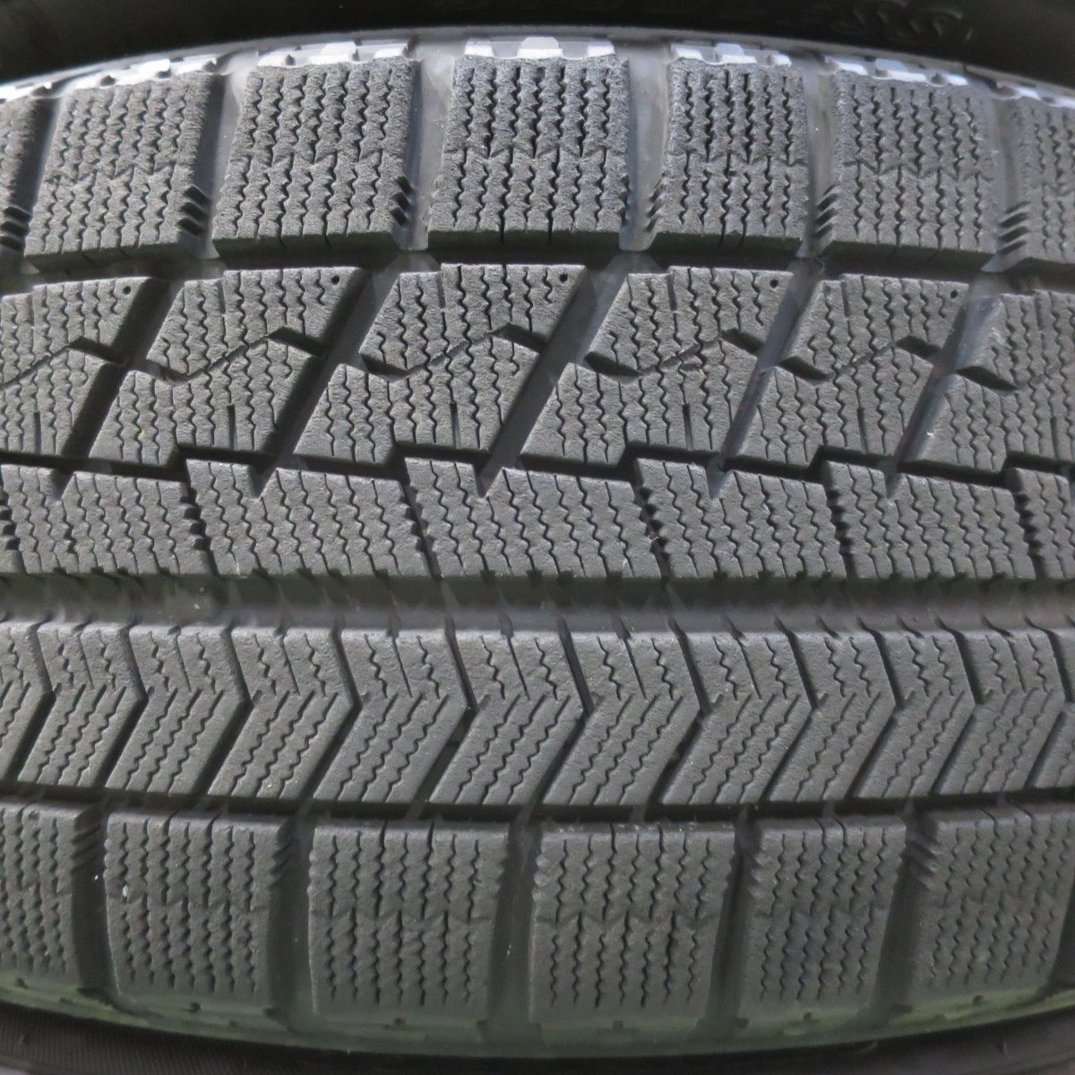 バリ溝！9分☆アウディ 等 EUROTECH GAYA5 225/60R17 スタッドレス 