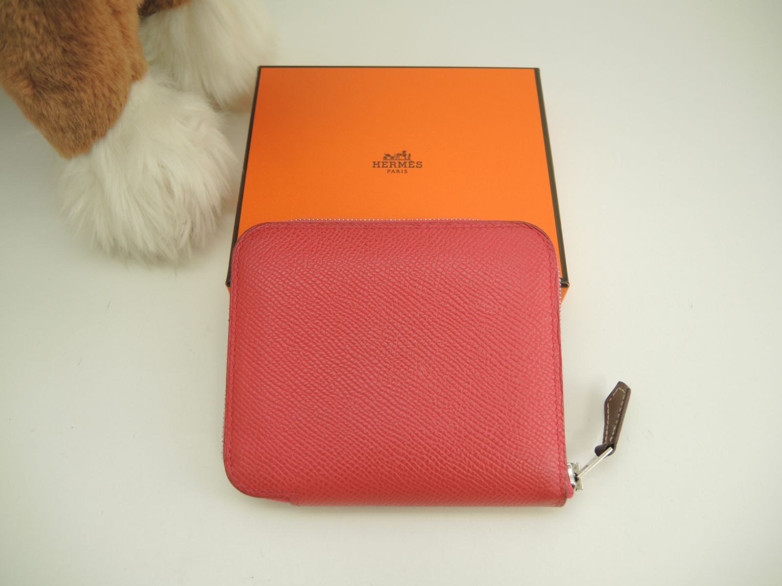 キュートなコンパクトさ♪【HERMES】エルメス Strapウォレット エルメス アザップコンパクトシルクイン エプソンレザー/ピンク