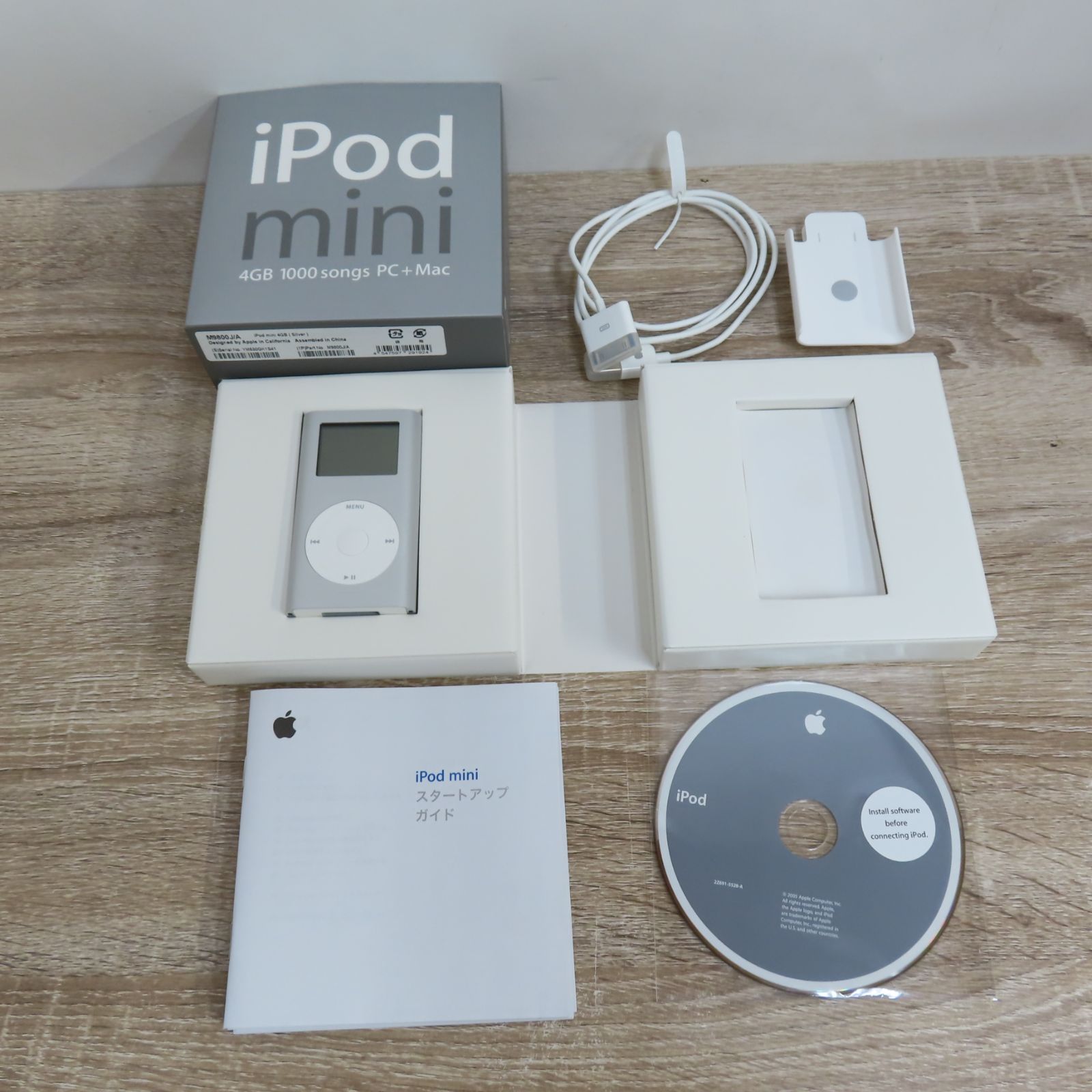 極美品 ほぼ未使用 Apple iPod mini 4GB M9800J/A シルバー 極美品 ほぼ未使用 Apple iPod mini 4GB M9800J/A シルバー