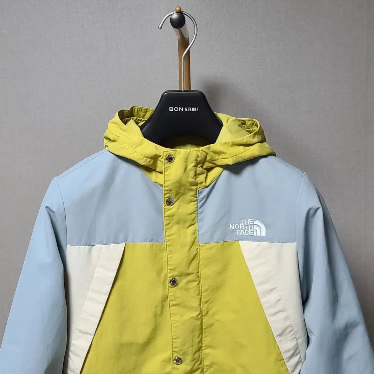 THE NORTH FACE コンパクトウインドウーブレーカーアウター 150 楽天市場】超SALE ザ・ノース・フェイスキッズ 軽量アウター